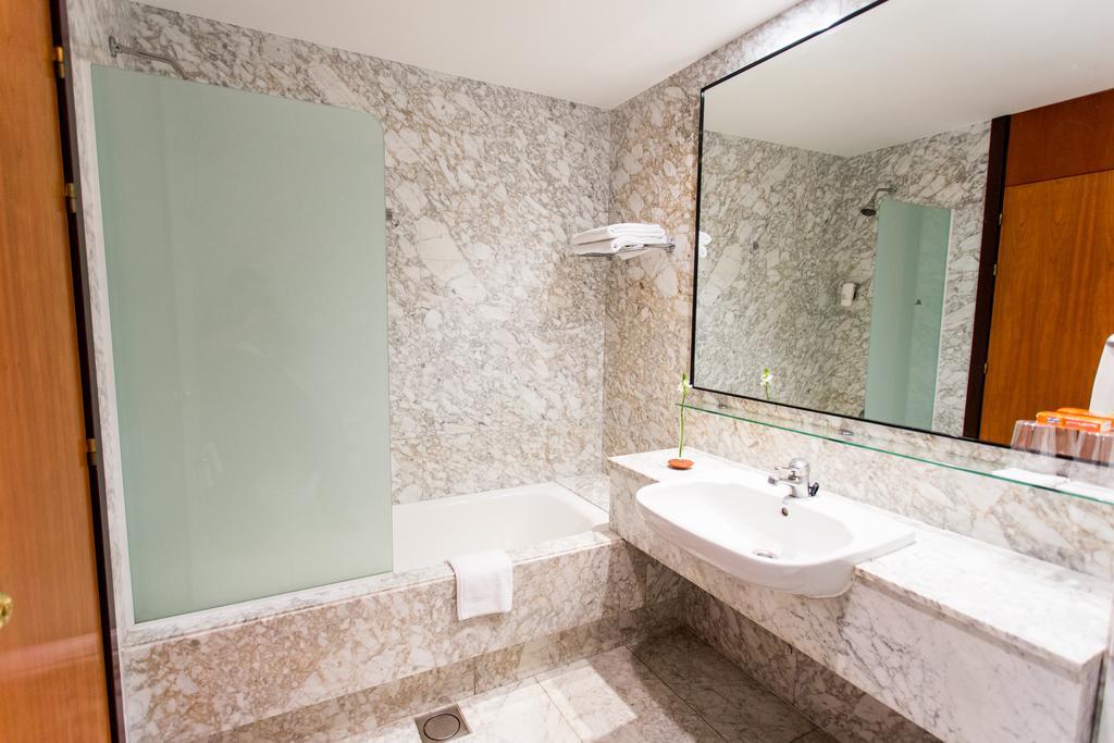 New Hotel Oviede Chambre photo